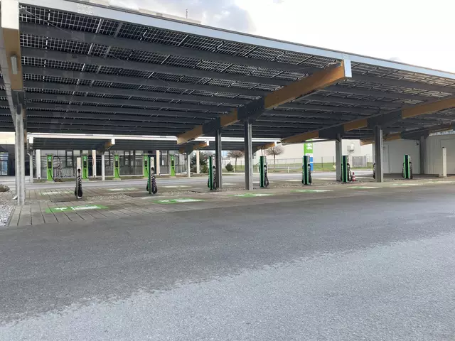 Was diesen Standort so besonders macht, ist die nahtlose Verbindung von modernster Ladeinfrastruktur, intelligenter Energieverteilung und durchdachtem Kundenservice. | Foto: SPL Tele