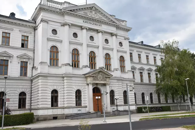 Diesen Erstbericht bestätigt ein Sprecher der Staatsanwaltschaft Wiener Neustadt im Gespräch mit MeinBezirk. Die Frau ist ihren Verletzungen erlegen. Insgesamt sind nun also fünf Todesopfer aufgrund des Verkehrsunfalls auf der A2 verstorben.
(Symbolfoto) | Foto: Zezula