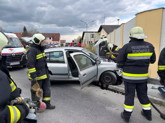 Der 34-Jährige erlitt Verletzungen schweren Grades. | Foto: FF Schönfeld