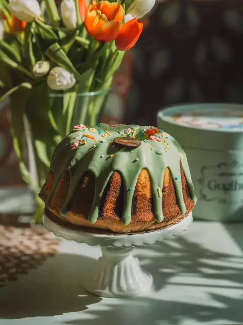 Schön verzierter Osterguglhupf von Landtmann's. | Foto: landtmannsoriginal