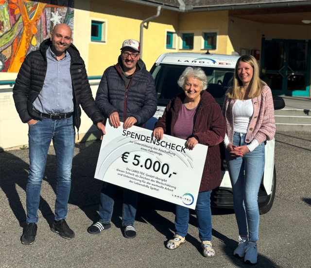 Robert Lagger (Firma Larotec) sorgt bei der Spendenübergabe für strahlende Gesichter. | Foto: Lebenshilfe Kärnten