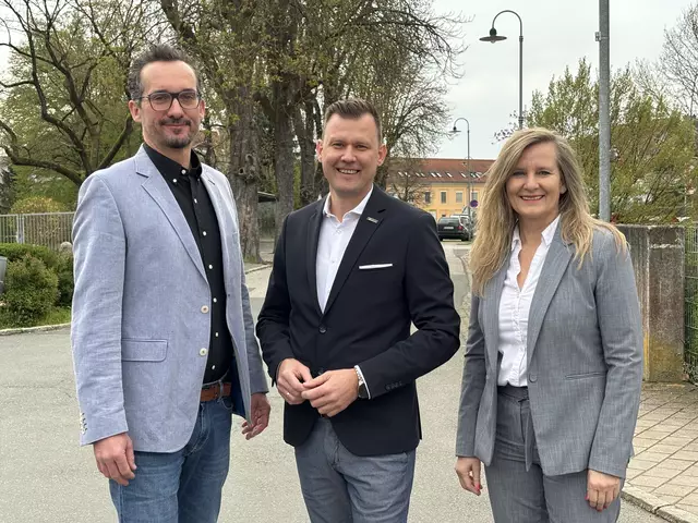Jochen Pießnegger, Daniel Kos und Manuela Kittler präsentieren gemeinsam ein Arbeitsprogramm für Leibnitz. | Foto: Waltraud Fischer