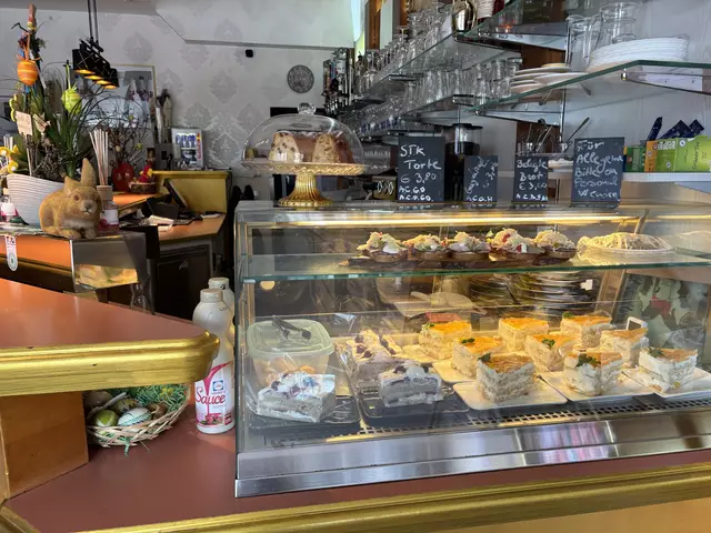 Wo einst Kaugummi und Schoko lagen, gibt es nun Kuchen.  | Foto: MeinBezirk