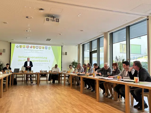 Sitzung des Planungsverbandes zwei, dem die Gemeinden von Vils bis Weißenbach angehören. | Foto: Reichel