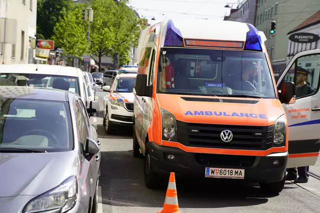 Am Mittwoch war es in Wien erneut zu einem tödlichen Unfall mit einer Bim gekommen.(Symbolbild) | Foto: Berufsrettung Wien