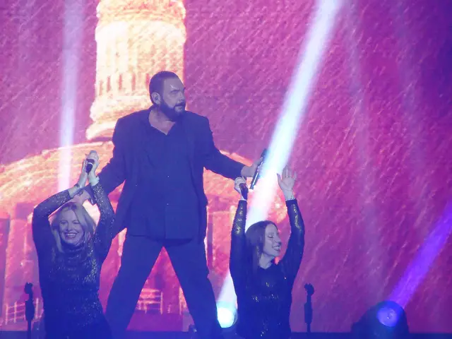 Foto: Alphaville Frontman Marian Gold in Action im Wiener Gasometer 6.4 2025