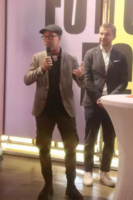 Auch Roman Mählich, Fußball-Experte und ehemaliger waff-Kunde, war bei der Eröffnung dabei. | Foto: Ulrike Kozeschnik-Schlick