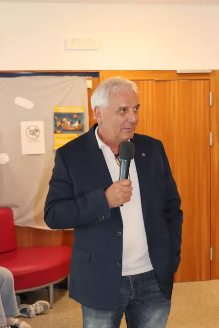 Nahm die Begrüßung vor: Der Direktor der FSBHM Landeck-Perjen: Heinz Kofler.  | Foto: Elisabeth Zangerl 