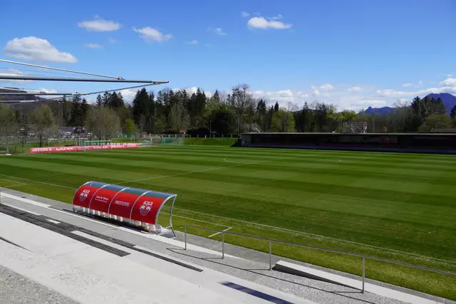 Einer der Fußballplätze der Red Bull Akademie in Salzburg. | Foto: Emanuel Hasenauer