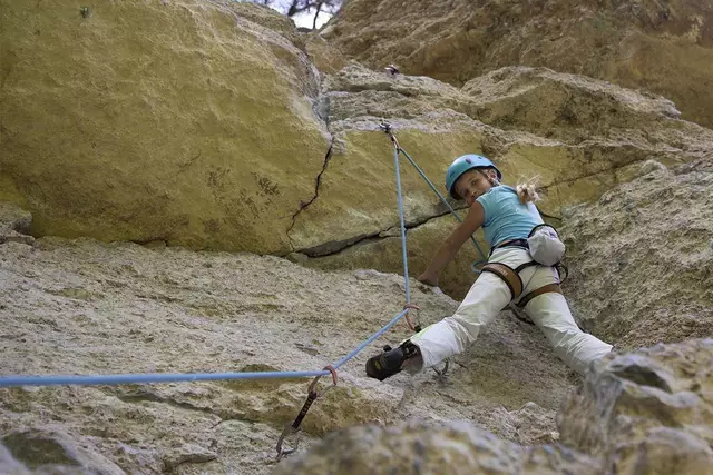 Klettern im Höttinger Steinbruch gehört für viele Sportler in Innsbruck dazu. Doch ein paar Routen werden bis Anfang/Mitte Mai gesperrt bleiben. | Foto: Mike Gabl