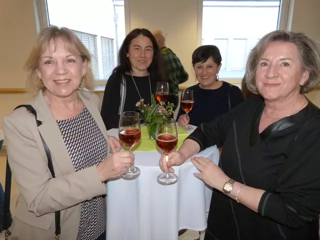 Vor der Veranstaltung hatte man in der Oberpullendorfer Gemeinde die Möglichkeit etwas zu Trinken und Gespräche auszutauschen. 