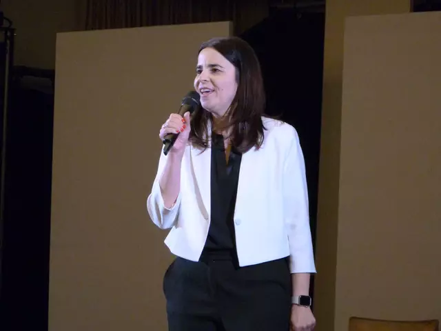 Stadträtin Eva Maria Kneisz hieß jedermann herzlich Willkommen. 