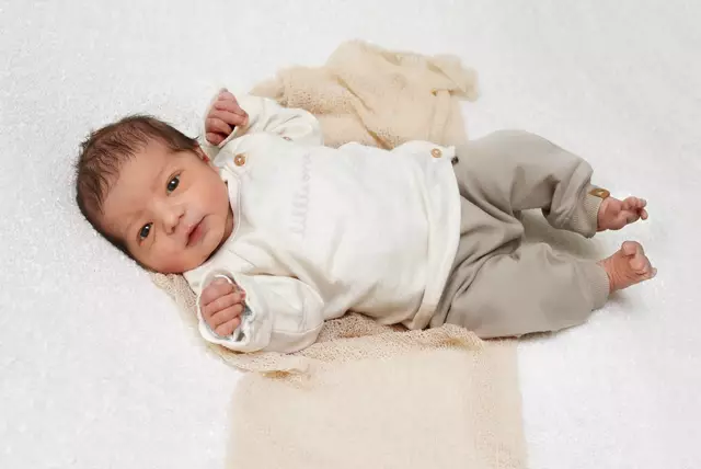 Name: Noah
Geburtsdatum: 25.03.2025
Gewicht: 3.710 g
Größe: 51 cm
Eltern: Nadine Salmhofer und Patrick Riegler aus Grafendorf | Foto: Fotostudio Semler