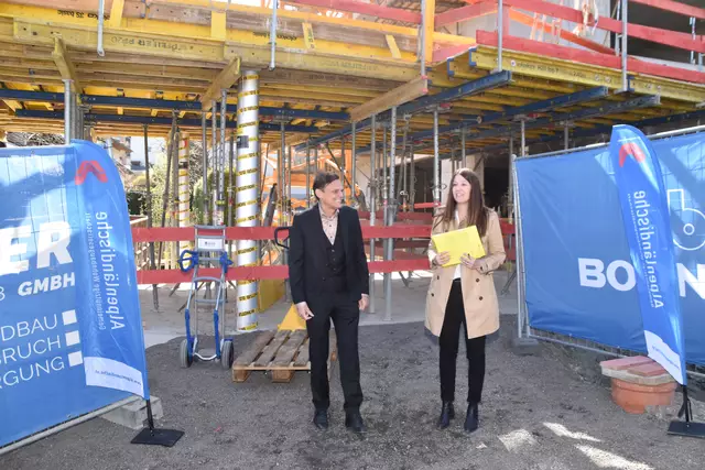 Grüßende Worte kamen von Bgm. Martin Wegscheider und Cornelia Springer (GF Alpenländische).