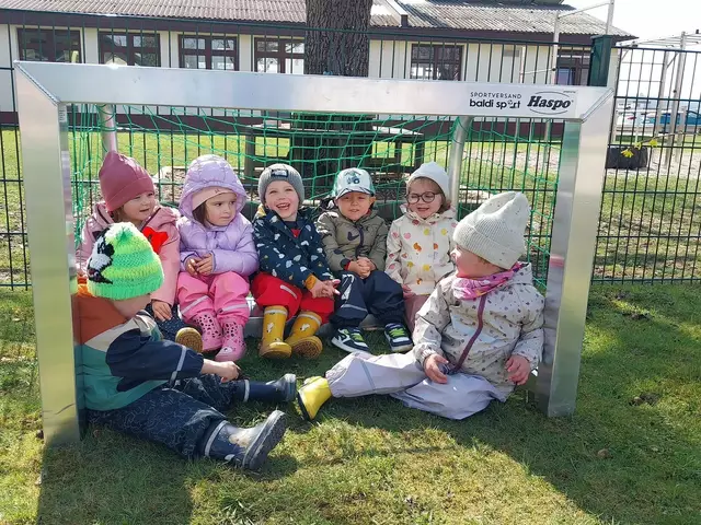 Krabbelstuben-Kids im Tor. | Foto: Fanclub Burgkirchen