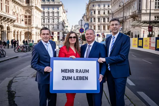 Bundesminister Peter Hanke, Planungsstadträtin Ulli Sima, WKW-Präsident Walter Ruck und City-Bezirksvorsteher Markus Figl. (v.l.) | Foto: Tobiaws Holzer
