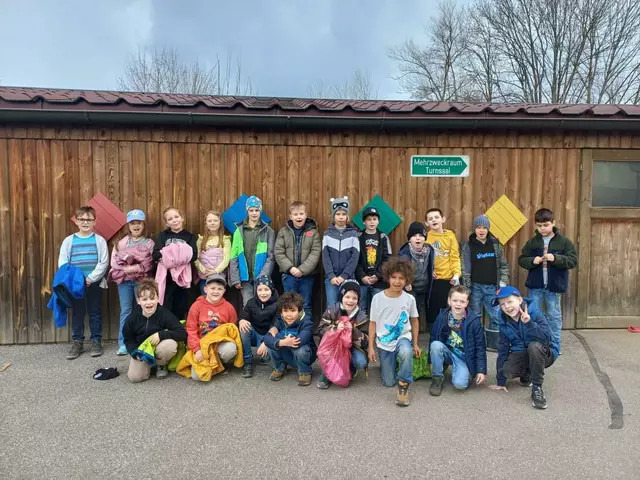 Die Schülerinnen und Schüler der Volksschule Söding halfen beim Frühjahrsputz mit. | Foto: Gemeinde Söding-St. Johann