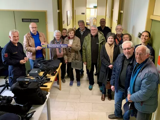 Die erste Station der Senioren war die Polizeiinspektion in Horn. | Foto: Wolfgang Welser