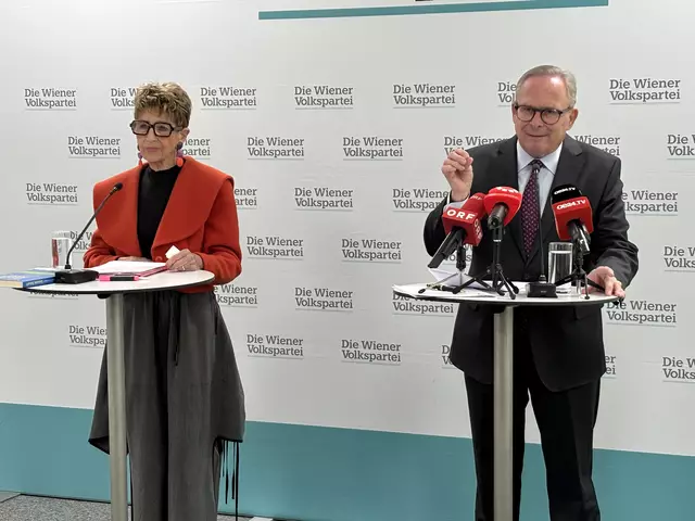 ÖVP Wien-Chef und Spitzenkandidat Karl Mahrer und Partei-Gesundheitssprecherin Ingrid Korosec präsentierten am Montag Ideen für Entlastungen im Gesundheitssystem. | Foto: Andreas Pölzl/MeinBezirk Wien