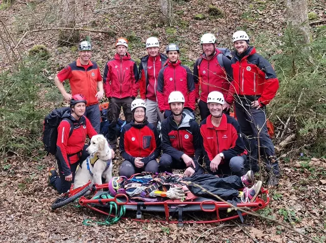 Die Bergretter aus Göstling trainierten die Bergung von Paragleitern.