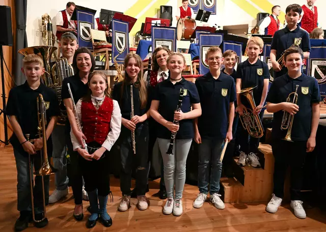 Im "Young Stars"-Orchester werden junge Talente gefördert und für das gemeinsame Musizieren begeistert – ihren ersten Auftritt hatten sie beim Frühjahrskonzert 2024 | Foto: VTK