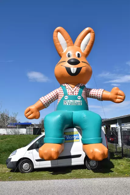 Der Vaillant-Hase begrüßte die Besucherinnen und Besucher zur Hausmesse. | Foto: Michael Strini