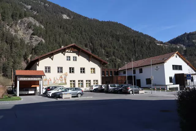 Dorfzentrum, Kindergarten, Volksschule - in Tösens wird vieles geboten. | Foto: Seelos