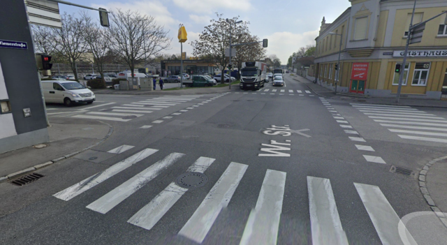 Die Kreuzung der B10 in Schwadorf ist am meisten von dem Verkehr geplagt.  | Foto: Google Maps/Screenshot