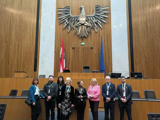 inSight meeting dots4futures25
eine Initiative von 
ACD-Agency for Cultural Diplomacy
Parlament, Gruppenfoto | Foto: Tatjana Christelbauer