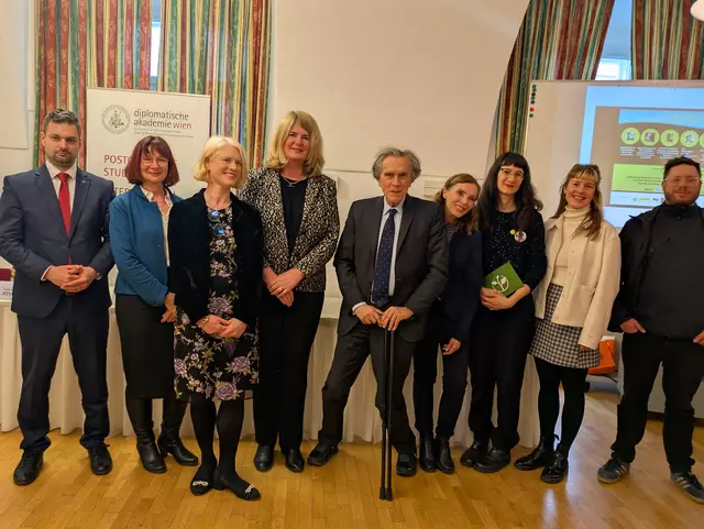 inSight meeting dots4futures25
eine Initiative von 
ACD-Agency for Cultural Diplomacy
Plenarsession in wiener Diplomatische Akademie
mit i.E. Irland Botschafterin Barbara Cullinane, Botschafter Dr. emil Brix,  | Foto: Tatjana Christelbauer