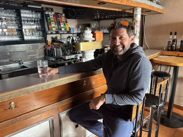 Michael "Pfandi" Pfandlbauer ist dankbar für die vielen guten Jahre im Charivari und möchte sich herzlich bei allen Gästen und Unterstützern bedanken.  | Foto: MeinBezirk