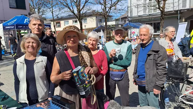 Susanne Nobis mit ihrem Team der Fairtrade-Aktionsgruppe