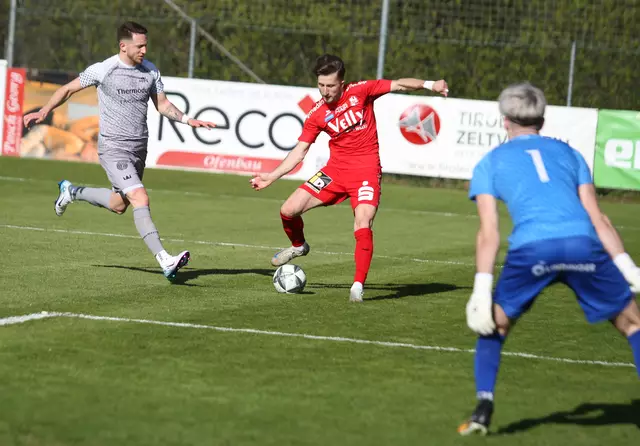 Alp Demir fand früh im Spiel die Chance auf einen Treffer vor. | Foto: Peter Leitner