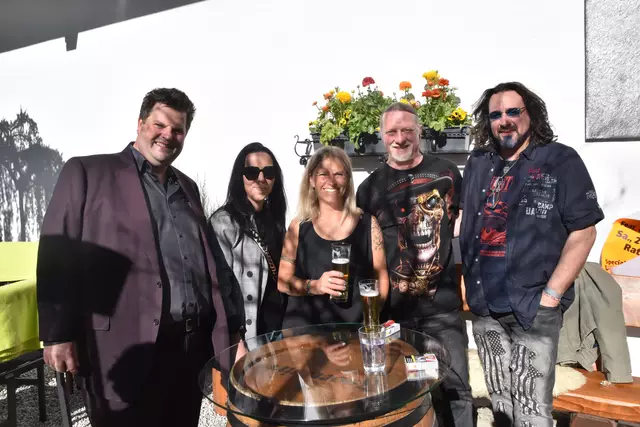 Wiedersehen macht Freude: Simon Cede, Gerti Brunner, Irene Ranz, Andi Marberger und Bernhard Welz | Foto: Kendlbacher