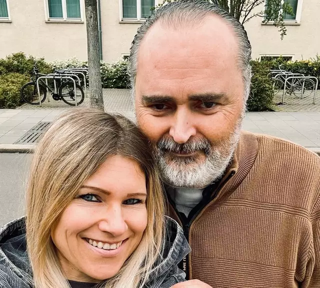 Begleitet wurde Landeshauptmann Hans Peter Doskozil auf dem Weg von Deutschland ins Burgenland von seiner Ehefrau Julia. | Foto: Doskozil