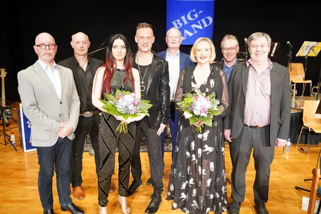 Josef Paukner, Bernhard Berger, Maggie Faltin, Peter Dürr, Christian Helmreich, Elisabeth Engstler, Alexander Kastner und Erich Krebs (v.l.). | Foto: Evi Leutgeb