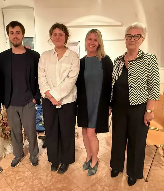 Nach der Vorstellung: Nico Dorigatti, Pilar Borower und die Gemeinderätinnen Pamela Zezula-Dettmann und Ingrid Haiden. | Foto: Gemeinde Wöllersdorf