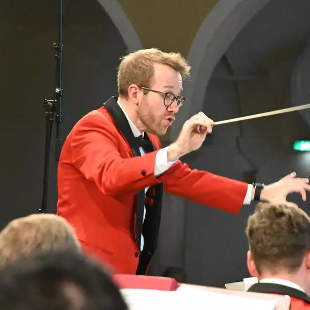 Kapellmeister Matej Dzido koordinierte meisterhaft die Einsätze