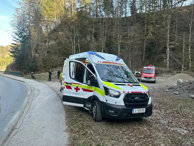 Der junge Pilot konnte nach der missglückten Landung unverletzt geborgen werden. | Foto: Zoom.tirol