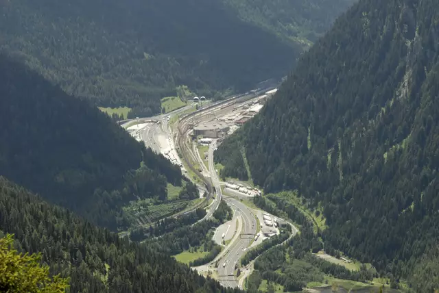 Der Brennerpass von Norden gesehen. | Foto: Von Haneburger - Eigenes Werk, Gemeinfrei, https://commons.wikimedia.org/w/index.php?curid=15816002