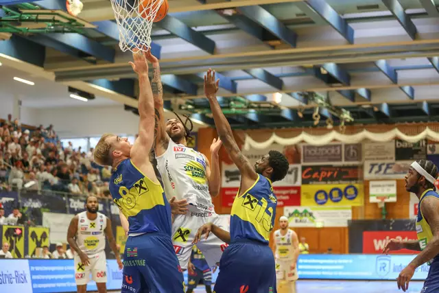 Die Swans Gmunden besiegen den UBSC Graz mit 85:77. | Foto: Kienesberger