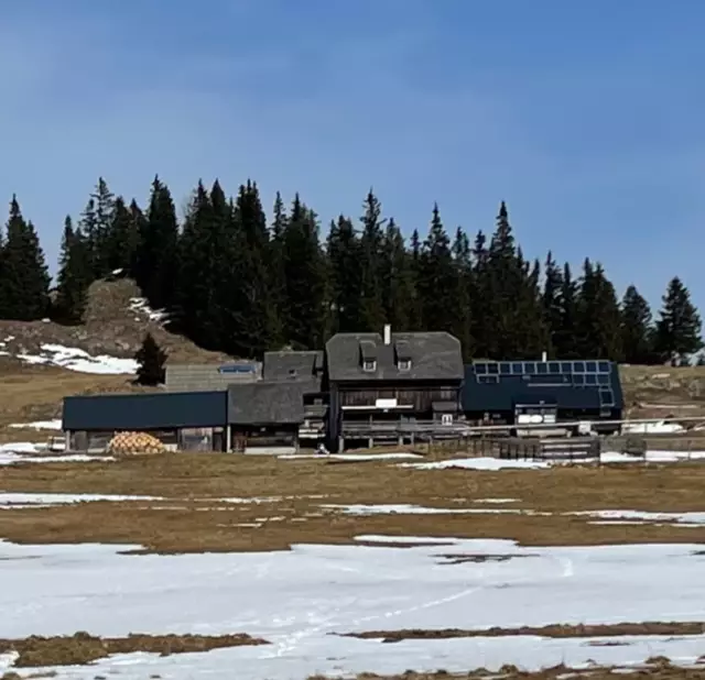 Das Naturfreundehaus (Hinteralmhaus). Das Foto wurde vor rund drei Wochen gemacht.  | Foto: Thenhalter