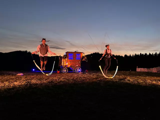 Internationale Feuer-Theater-Show "Tesladrom" begeisterte in Pabneukirchen. Circus n’Cheese: Biohof Luftensteiner. | Foto: privat