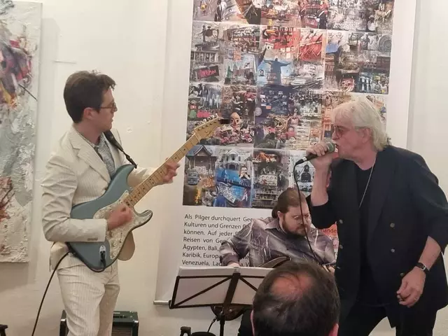Reinhold Bilgeri fühlte sich sichtlich wohl in Kindberg. Sein Song "Some Girls are Ladies" durfte nicht fehlen. | Foto: Andrea Stelzer