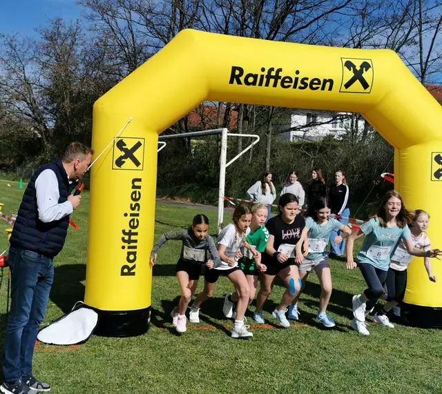 Das Startkommando zum Charity Run gab Bgm. Stefan Lang. | Foto: Josef Messirek