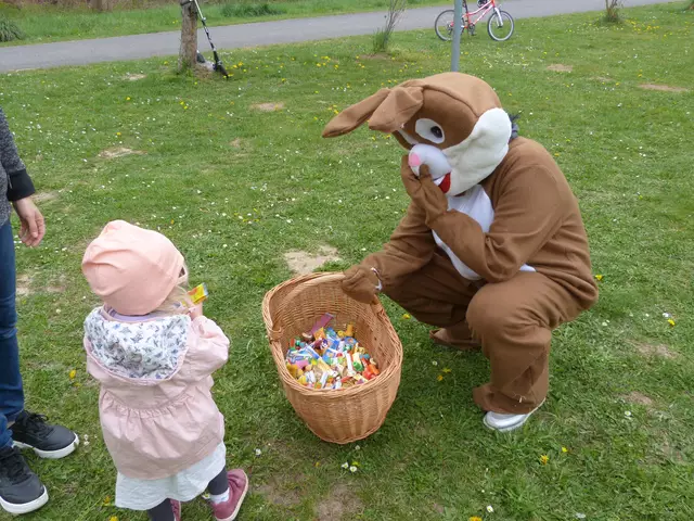 Im Körbchen des Osterhasen fand sich jedes Kind eine leckere Süßigkeit. 