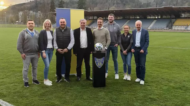 Markus Deutscher (4. von rechts) ist der neue Obmann des SC Bruck. | Foto: SC Bruck