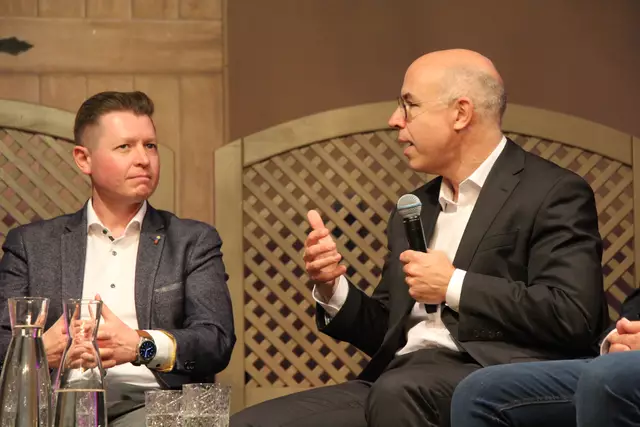 Johannes Meiseleder (li.) mit Gabriel Felbermayr. | Foto: Staudinger