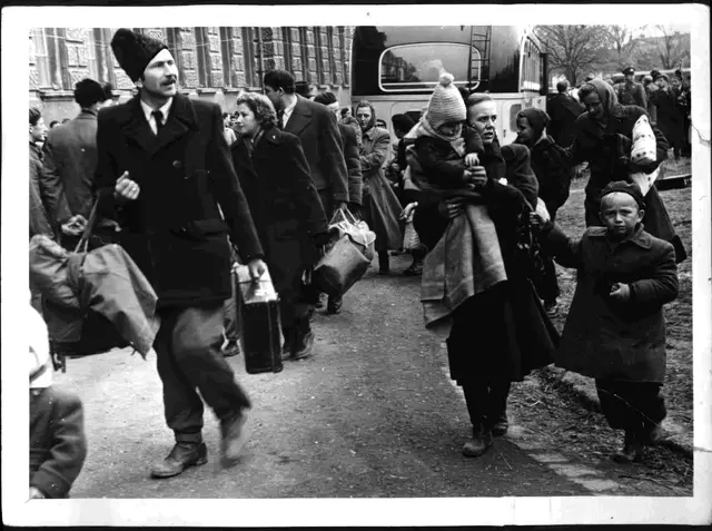1956: Ankunft ungarischer Geflüchteter in Traiskirchen. | Foto: Hilscher ÖNB Wien H1055612