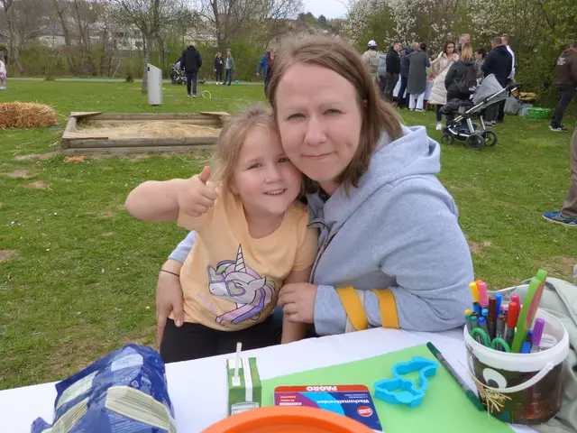 Die Kids bastelten fleißig an frühzeitigen Ostergeschenken. 